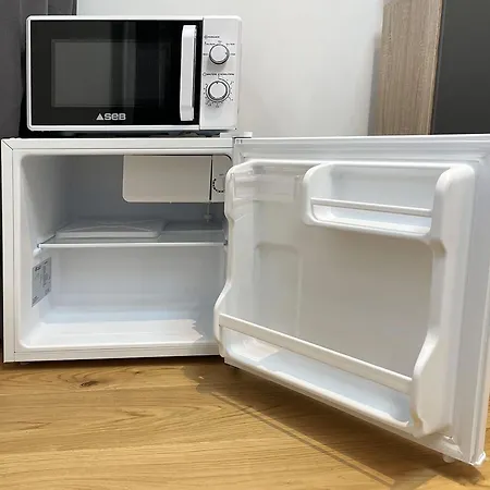 Homey Tiny - Privee - Situee En Hyper-centre - Et Wifi Inclus - Sans Sdb - Proche De Geneve Et Des Transports En Commun Apartamento