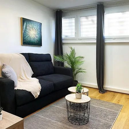Apartamento Homey Tiny - Privee - Situee En Hyper-centre - Et Wifi Inclus - Sans Sdb - Proche De Geneve Et Des Transports En Commun